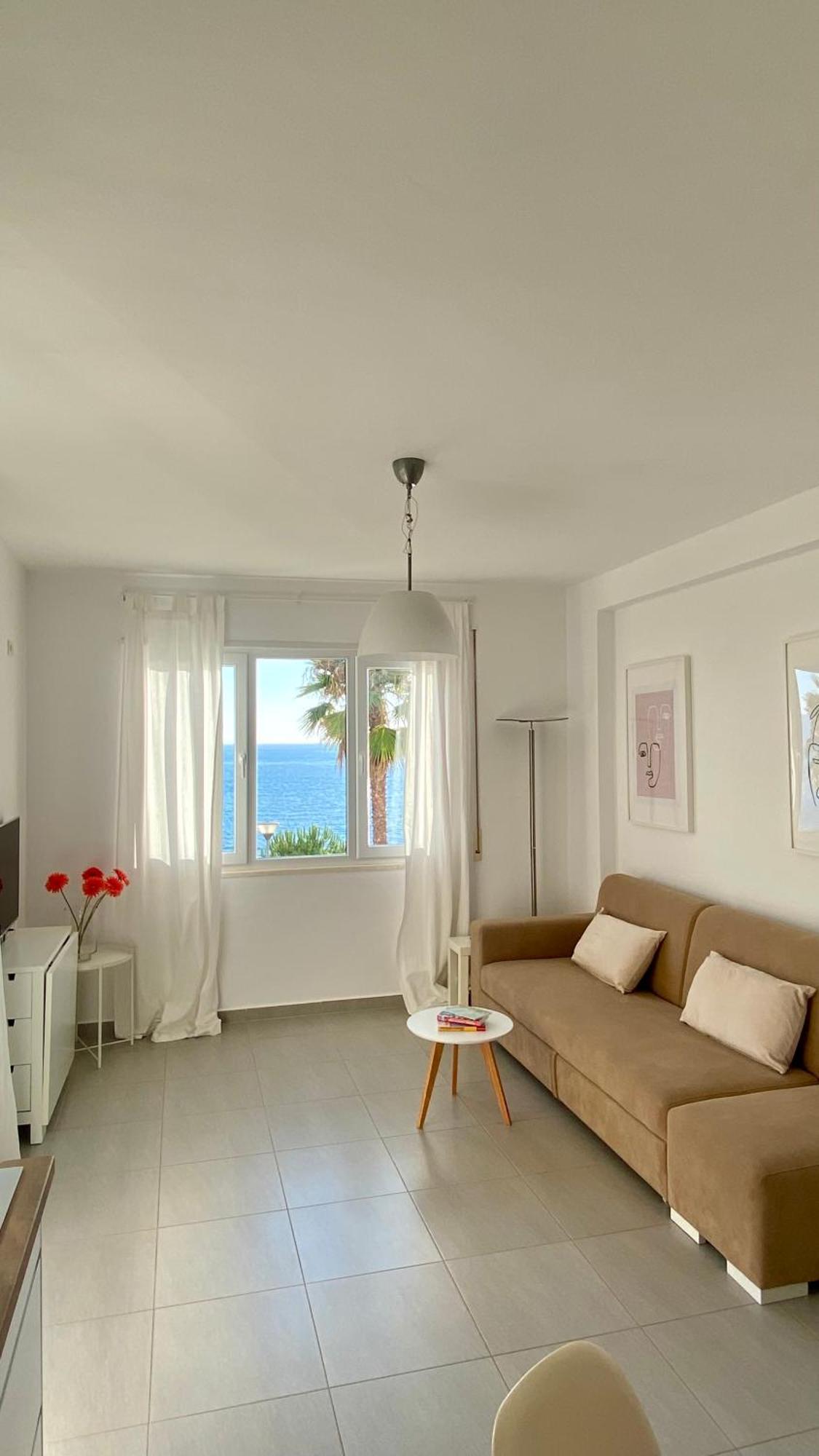 Loli Apartment Luxury White Residence Sarande Bagian luar foto
