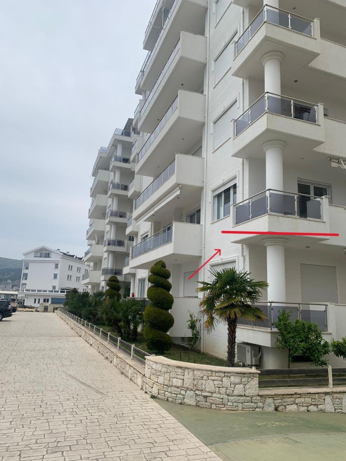Loli Apartment Luxury White Residence Sarande Bagian luar foto